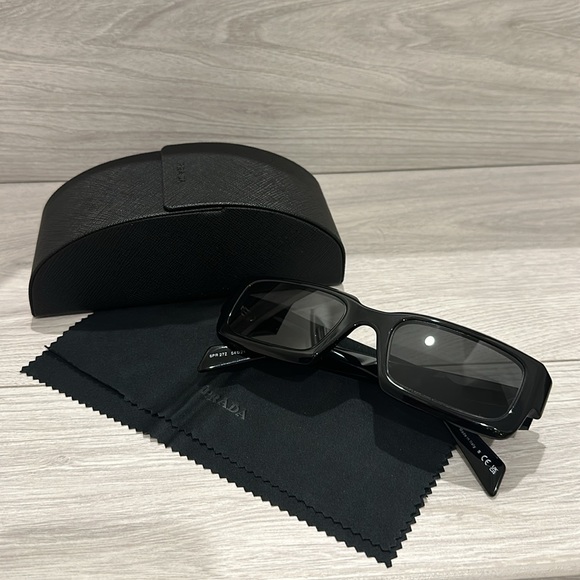 100% AUTHENTIC PRADA SUNGLASSES - Picture 6 of 6